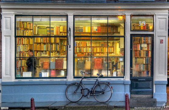 Bookstore Photo by MorBCN