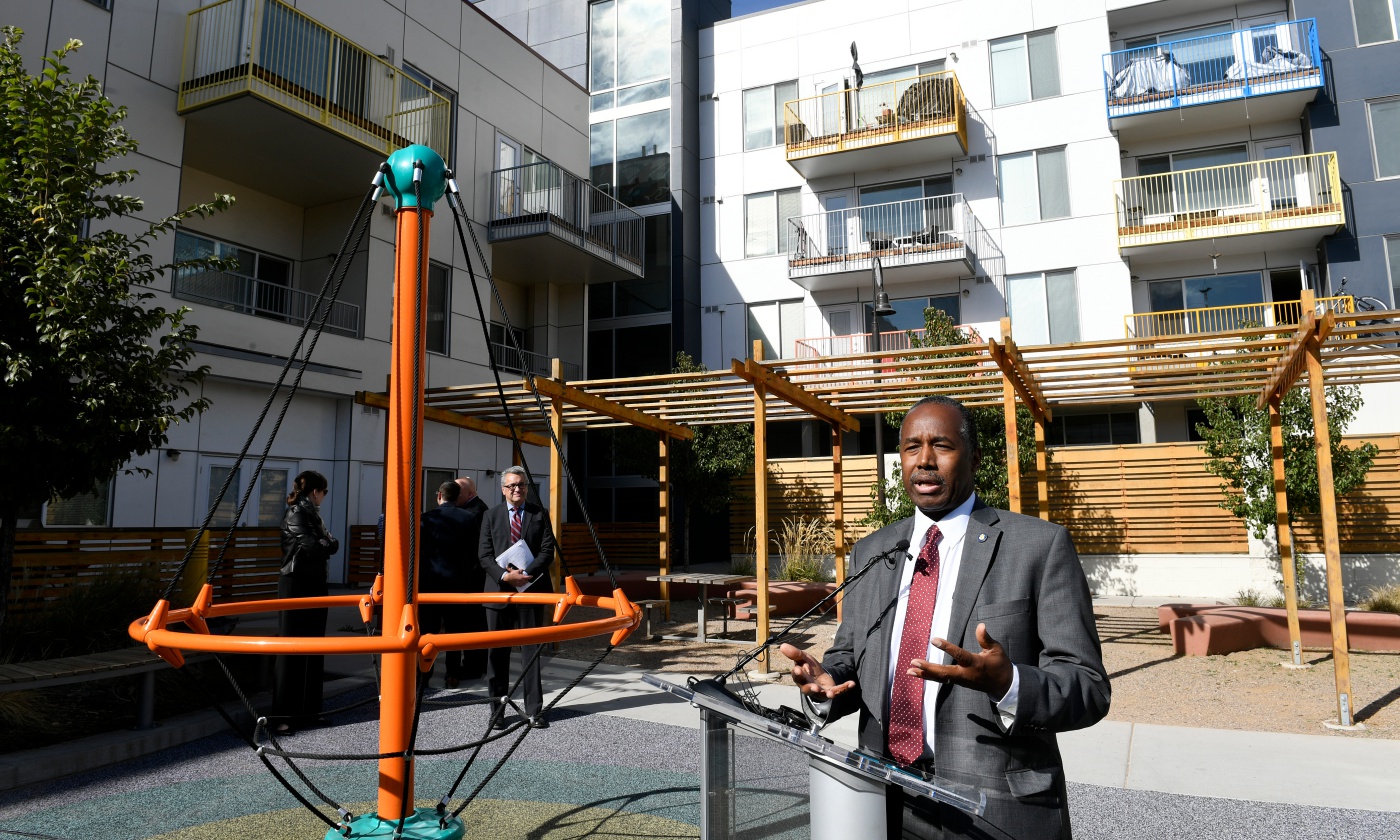 ben-carson-hud.jpg